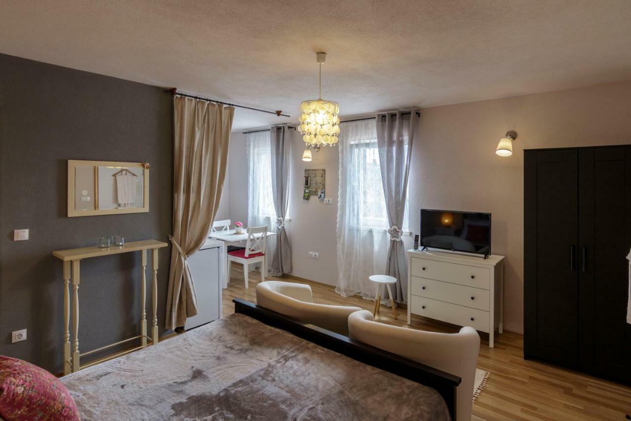 Apartments Mardesic Komiža Buitenkant foto