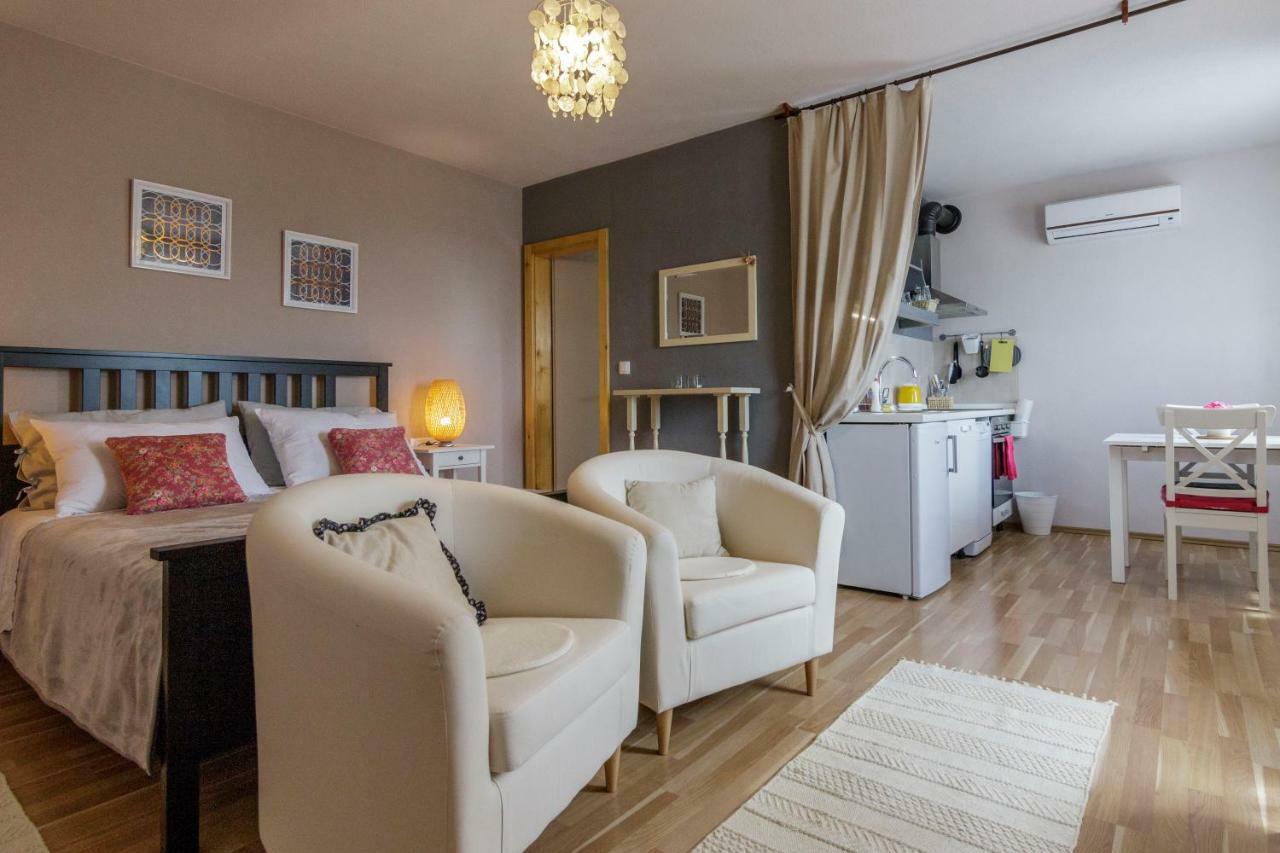 Apartments Mardesic Komiža Buitenkant foto